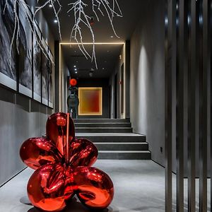 Hesu Designer Hotel & Suites -Near Xi'An Drum Tower And Yongning Gate -Free Laundry Luggage Storage -Kitty Cafe With Freshly Ground Coffee -24H Front Desk -English Service -Exclusive Subsidies For Dumpling Banquet & Show